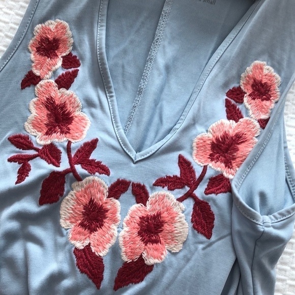 Francesca’s Ayla Embroidered Top - Picture 7 of 12